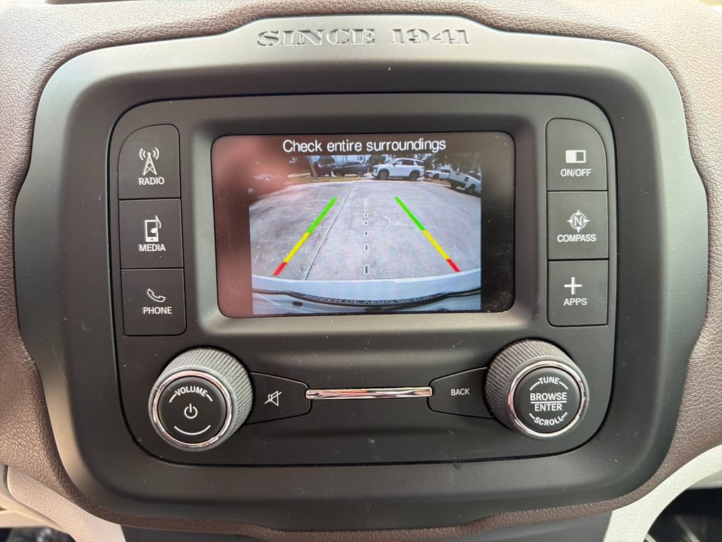 Used 2017 Jeep Renegade Latitude FWD image 26