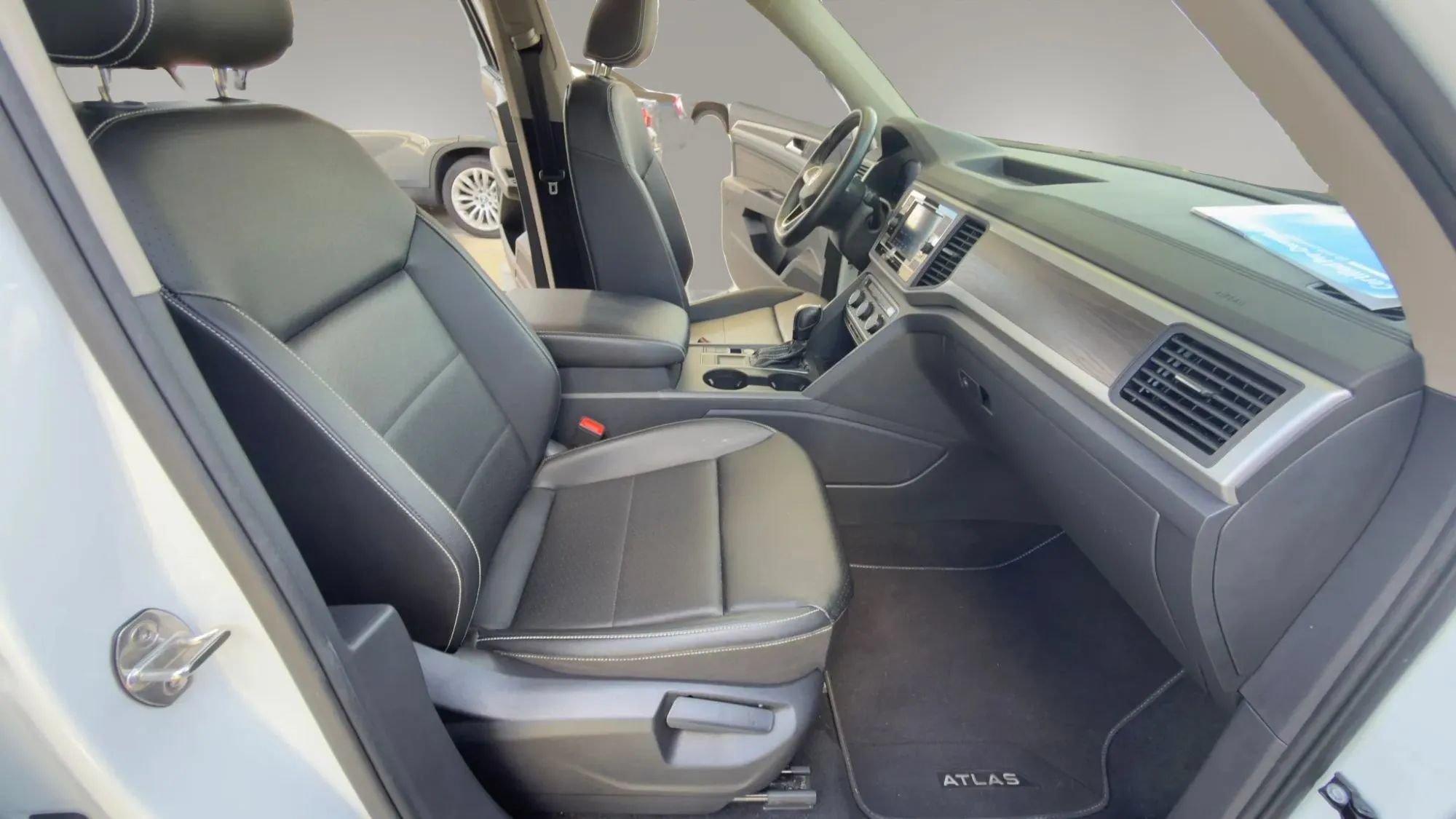 Used 2023 Volkswagen Atlas SE FWD image 18