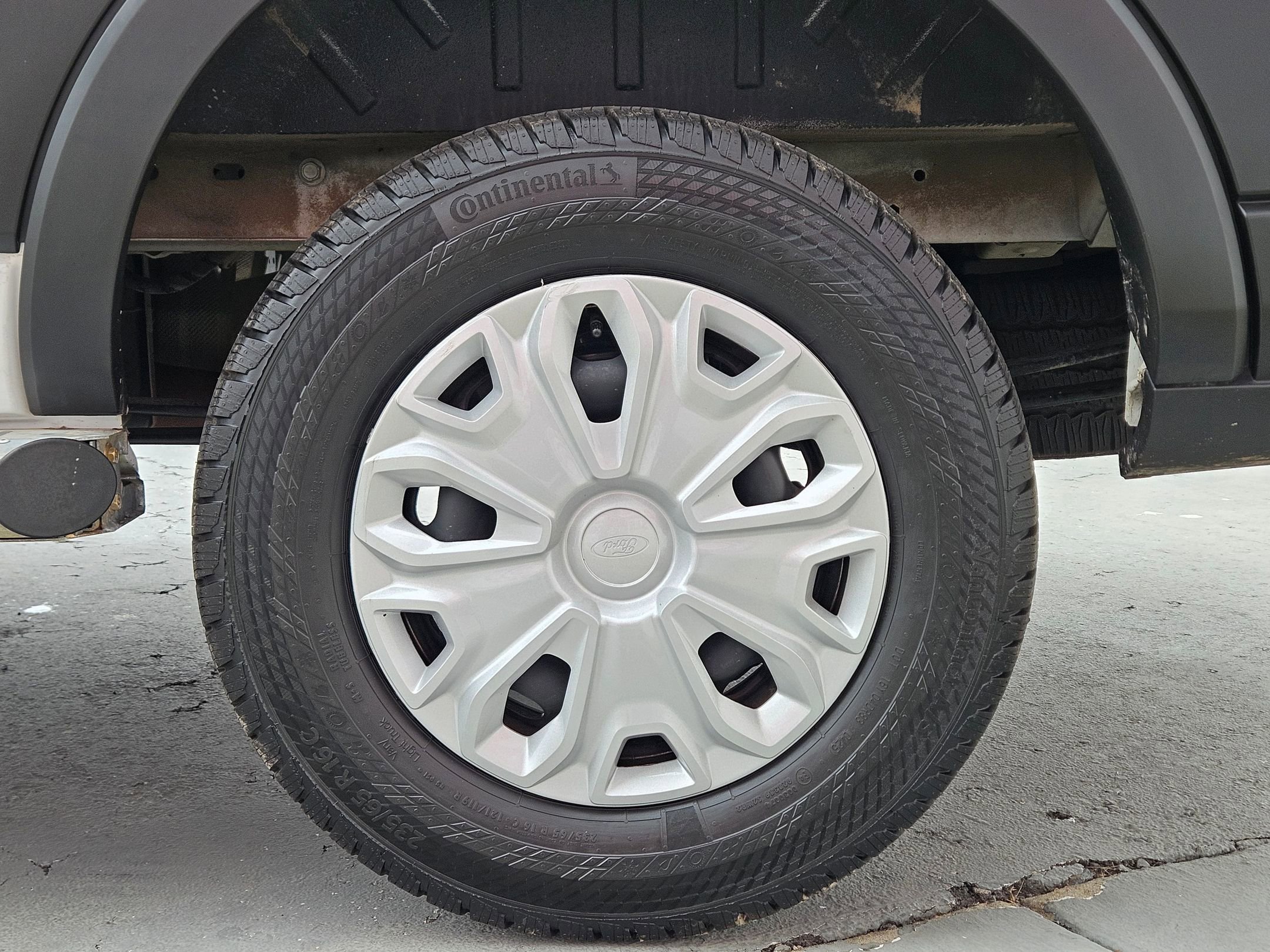 Used 2024 Ford Transit 250 Low Roof w/ Exterior Upgrade Package image 25