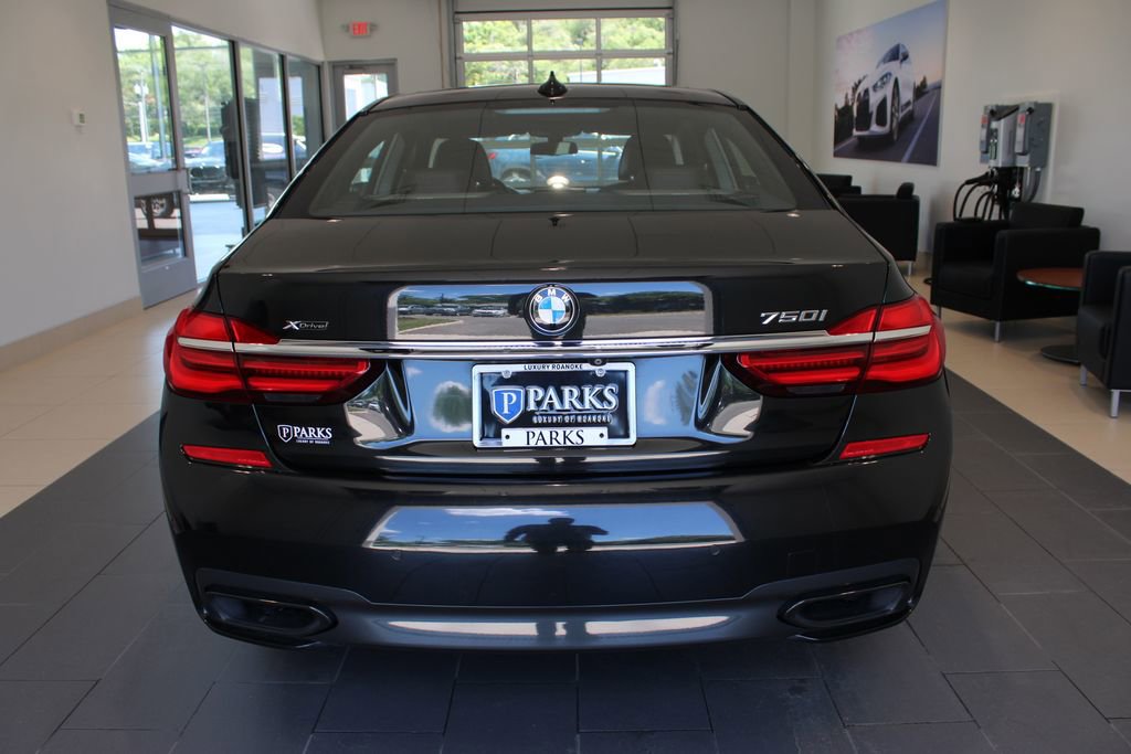 Used 2017 BMW 750i xDrive AWD/4WD image 26