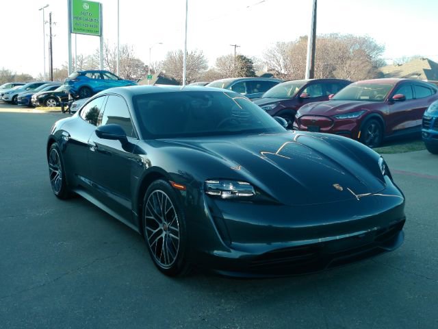 Used 2023 Porsche Taycan image 4