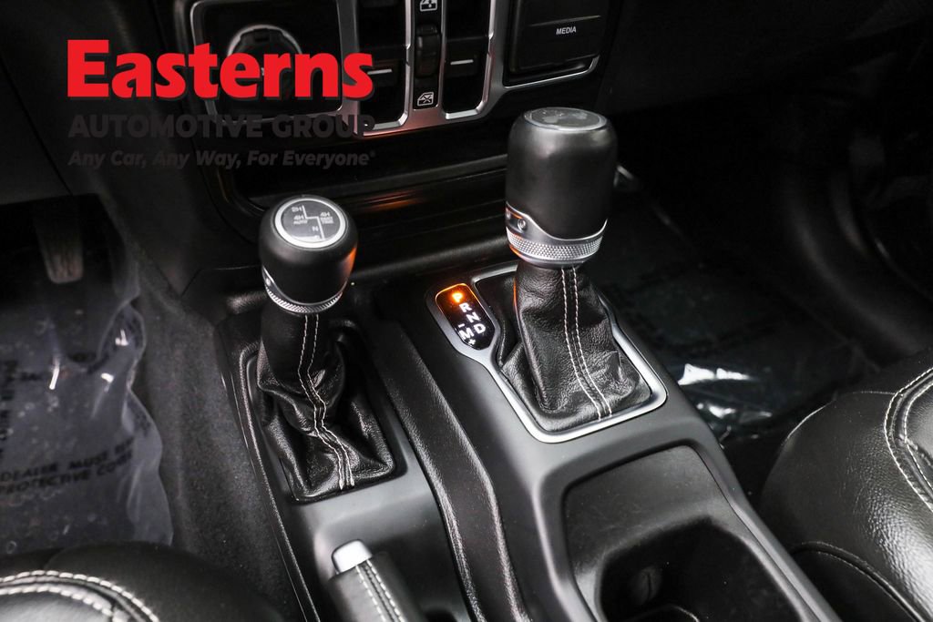 Used 2022 Jeep Wrangler Unlimited Sahara image 13