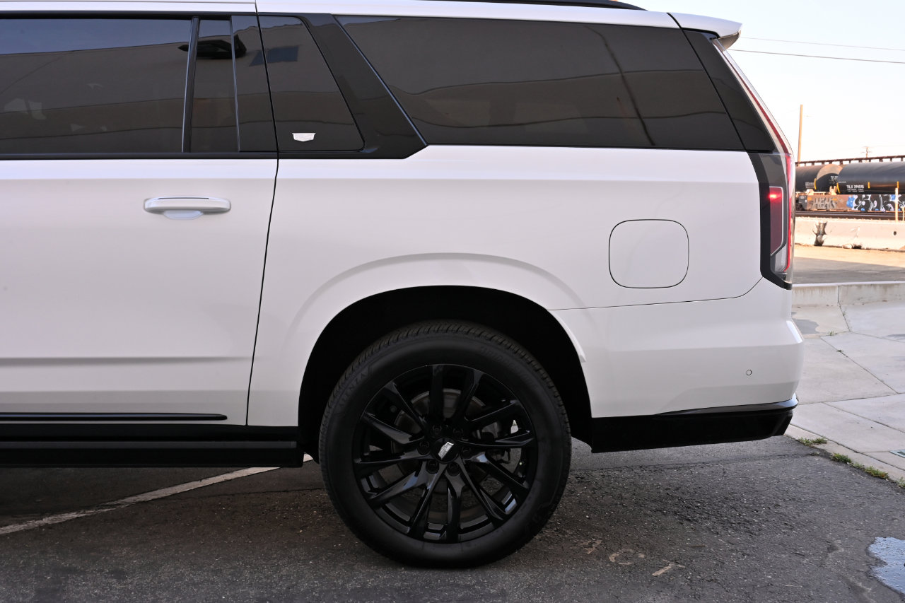 Used 2021 Cadillac Escalade ESV Sport w/ Driver Assist Tech Package RWD image 38