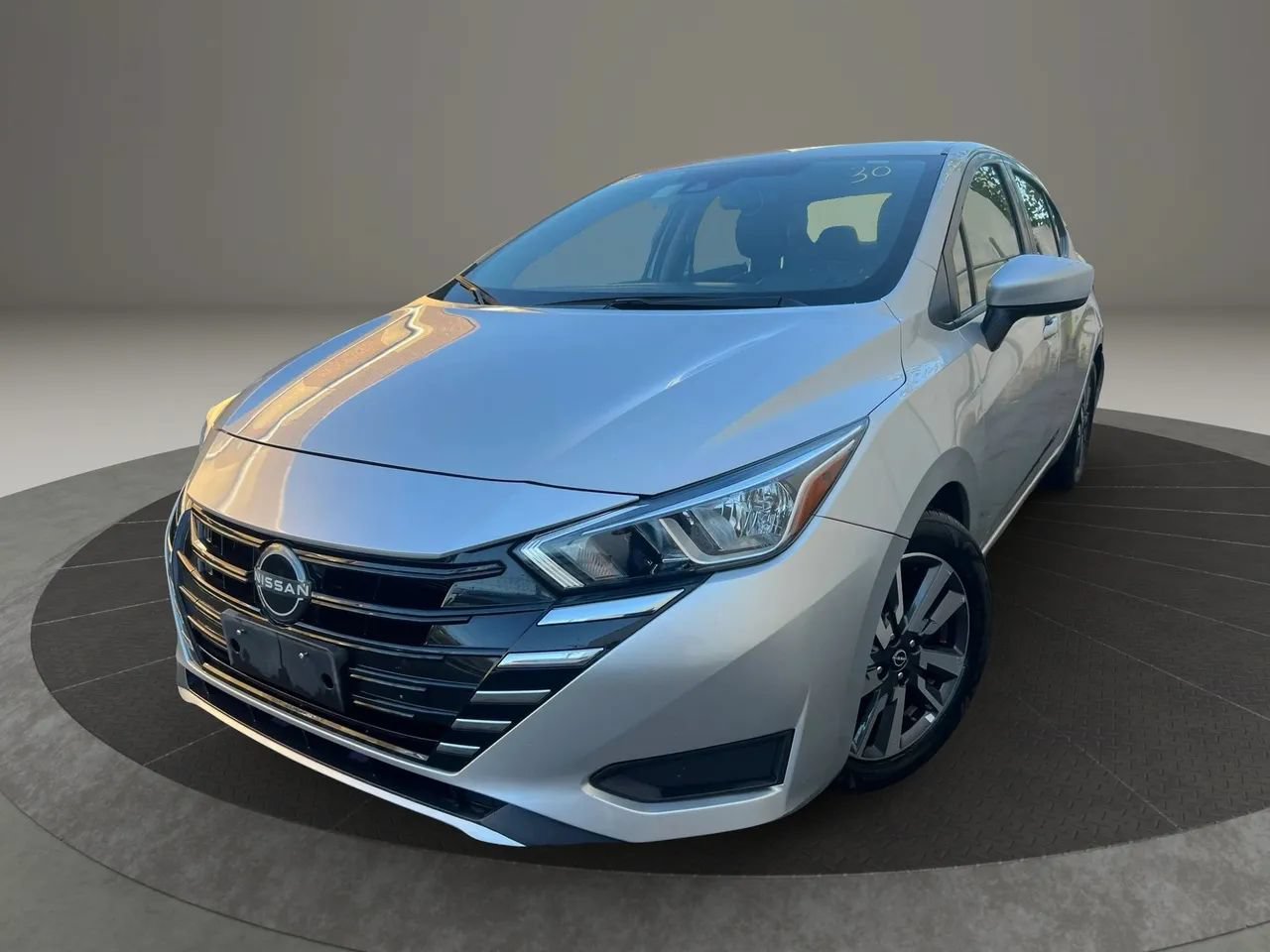 Used 2023 Nissan Versa SV FWD image 1