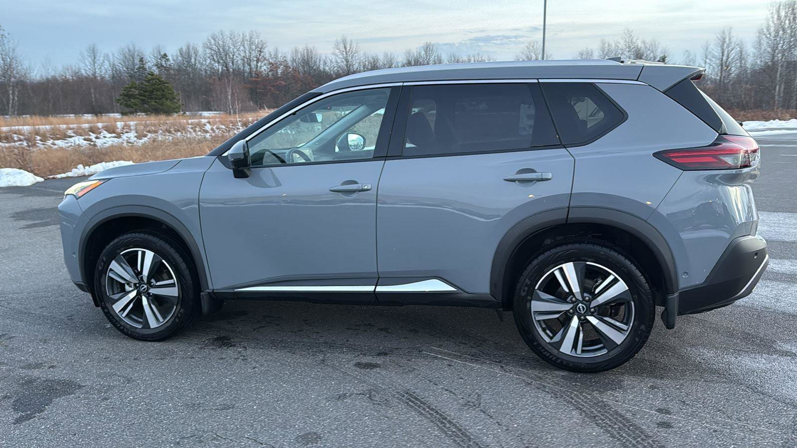 Used 2022 Nissan Rogue SL w/ SL Premium Package image 12