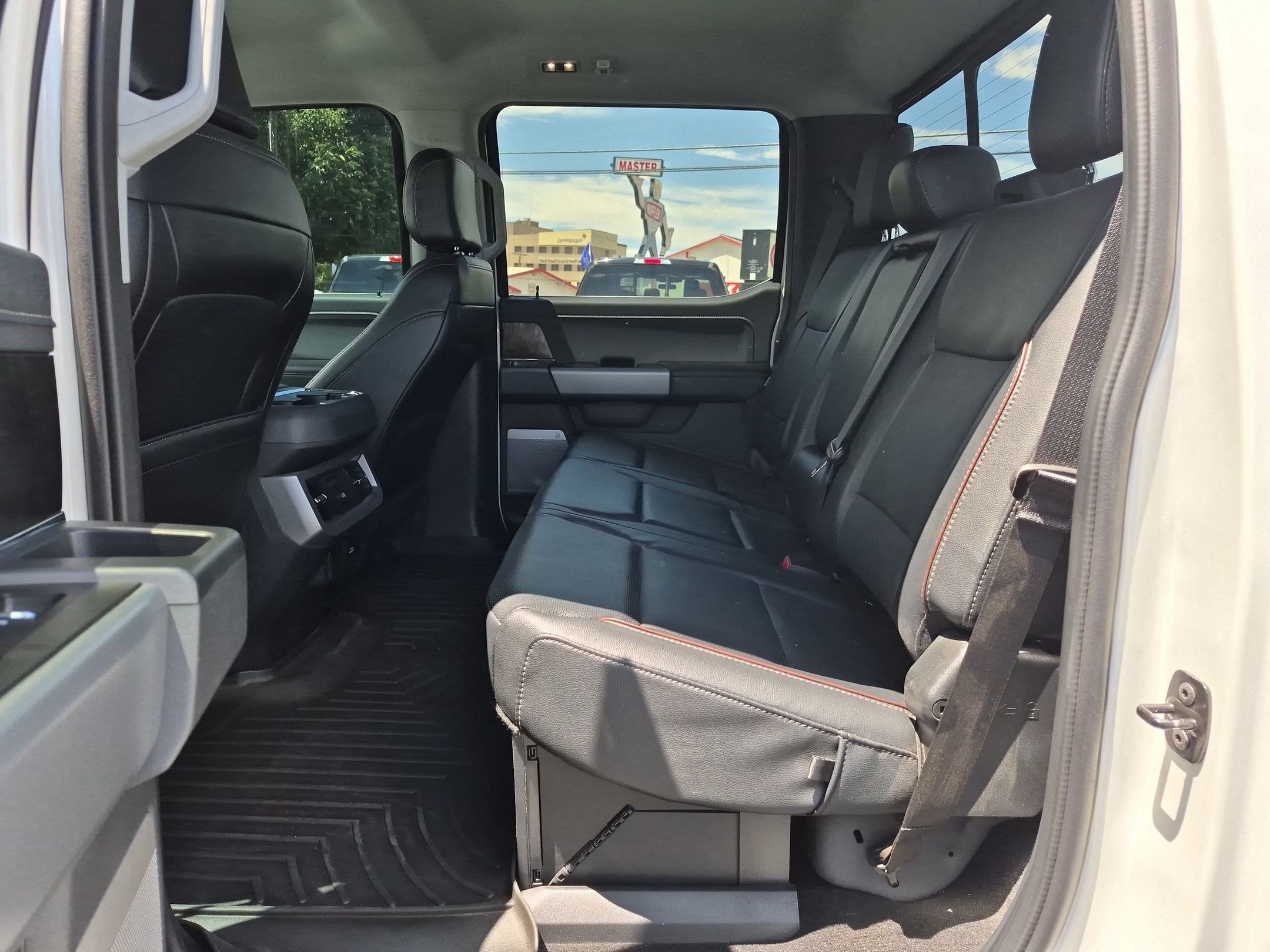 Used 2024 Ford F350 Lariat AWD/4WD image 30