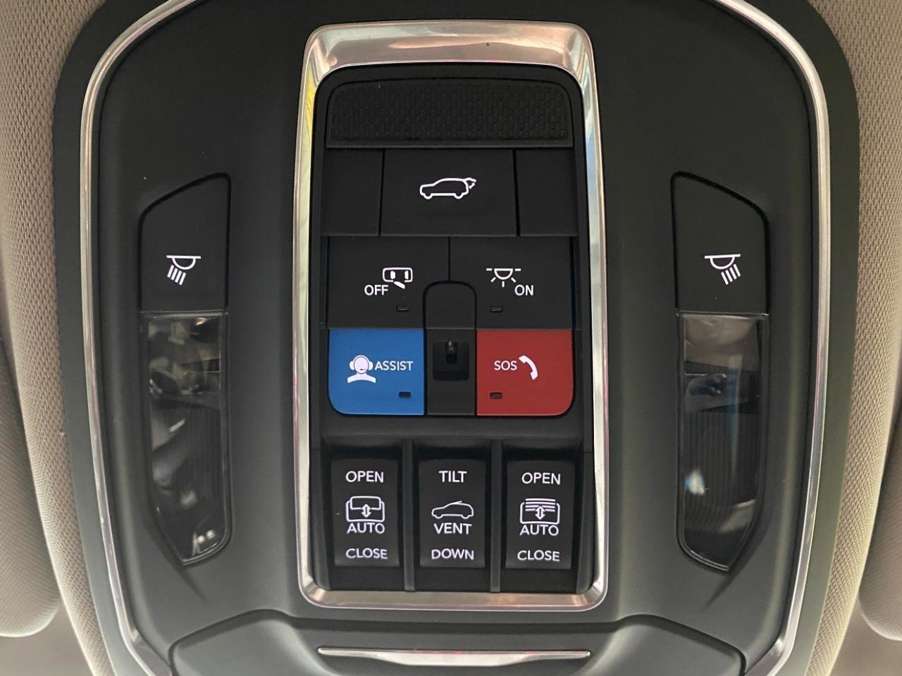 Used 2022 Jeep Wagoneer Series III w/ Premium Group I image 27