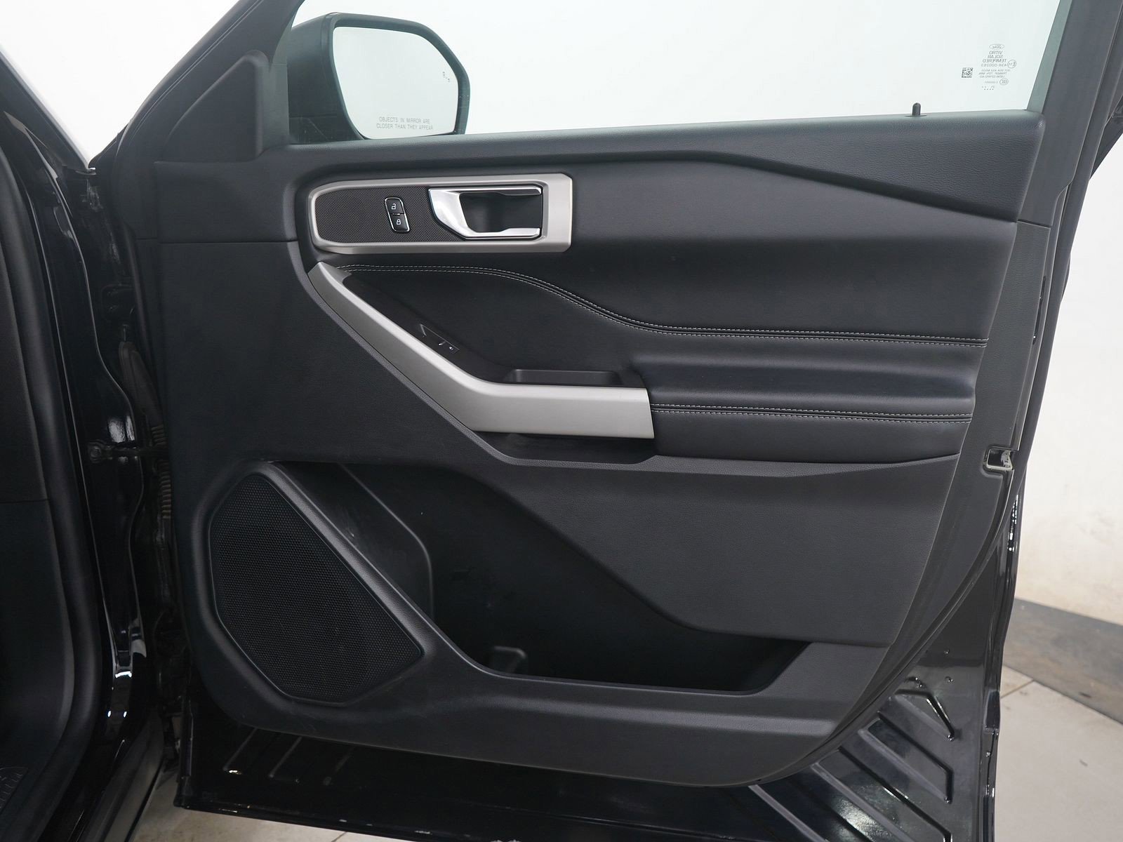 Used 2022 Ford Explorer XLT w/ Class IV Trailer Tow Package image 11