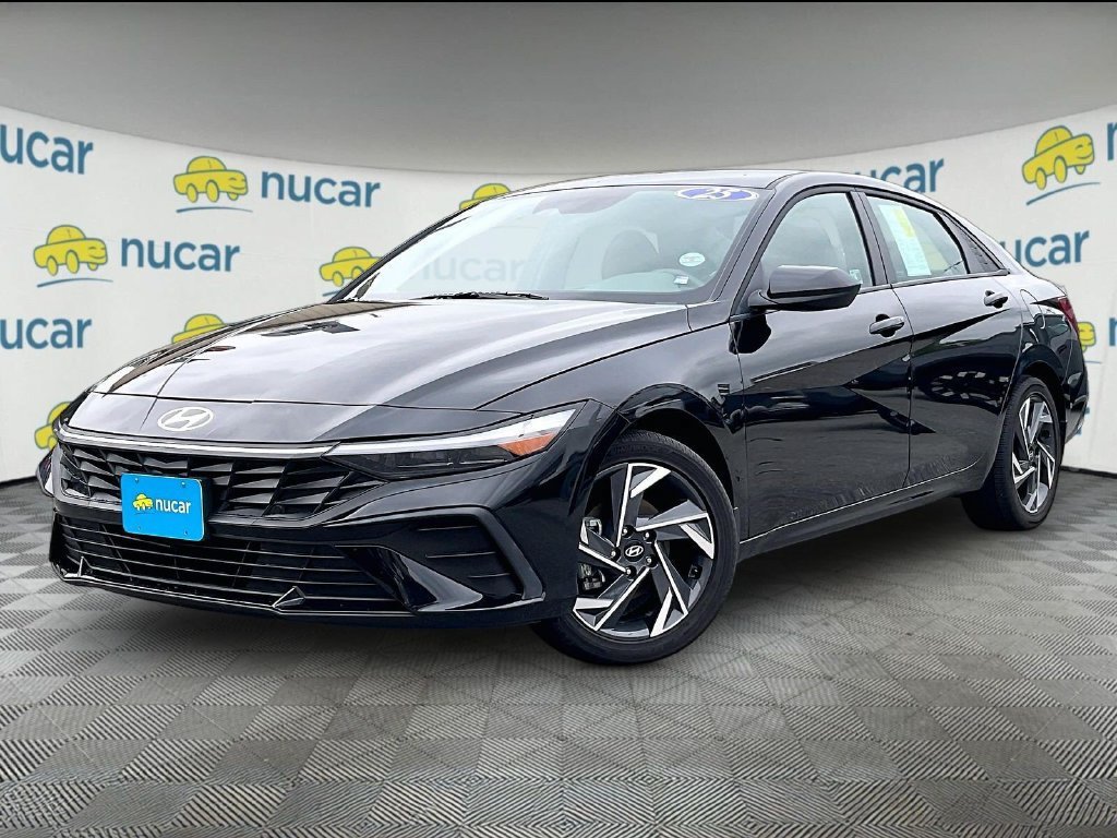 Used 2025 Hyundai Elantra SEL FWD image 3