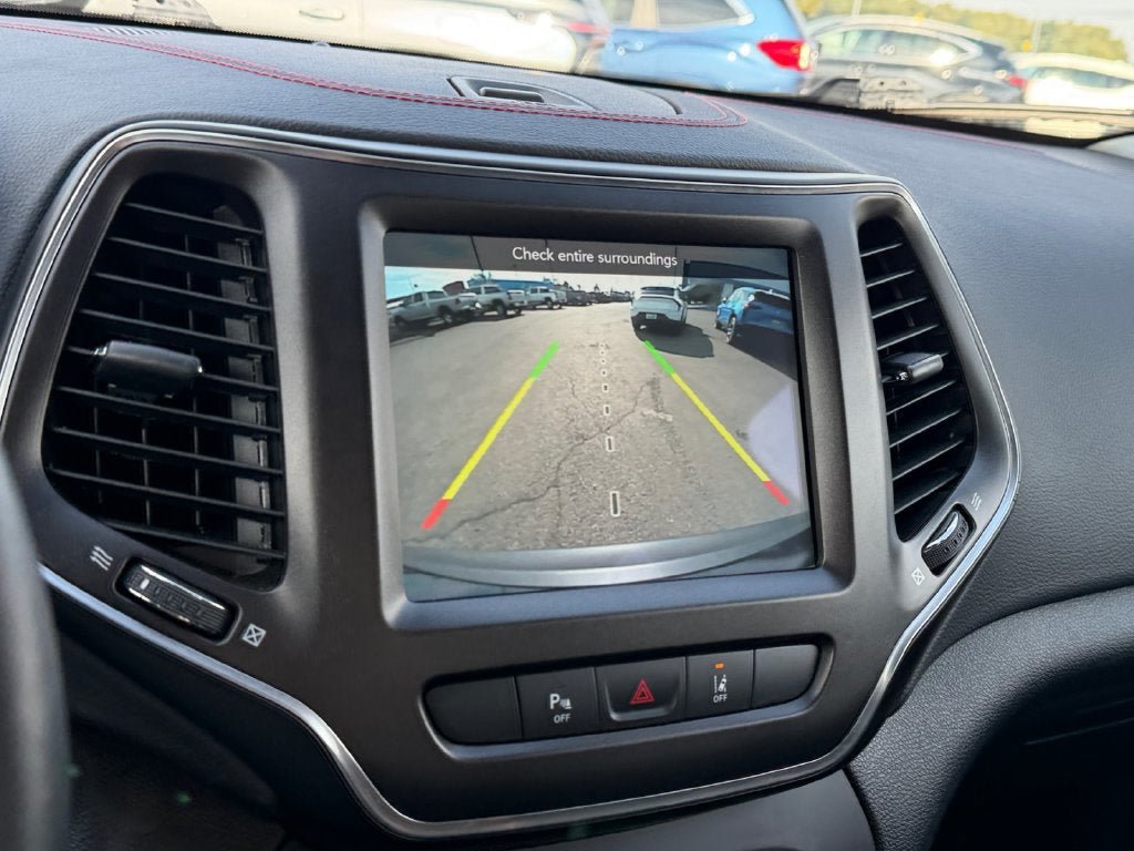 Used 2021 Jeep Cherokee Trailhawk w/ Trailer Tow Group AWD/4WD image 18