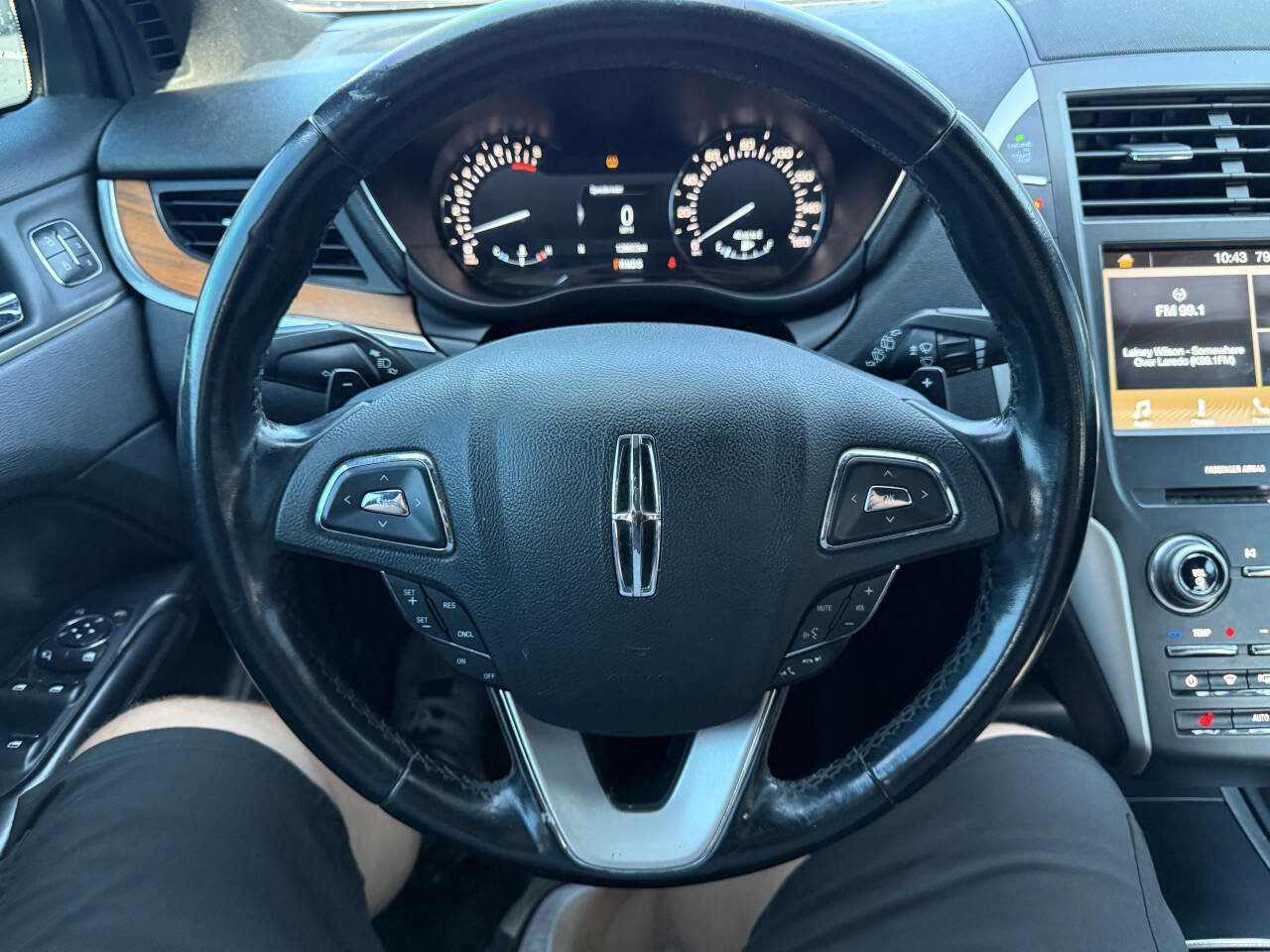 Used 2017 Lincoln MKC Select image 22