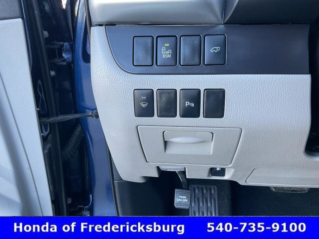 Used 2015 Toyota Highlander Limited AWD/4WD image 42