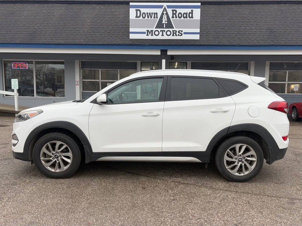 Used 2017 Hyundai Tucson SE image 2