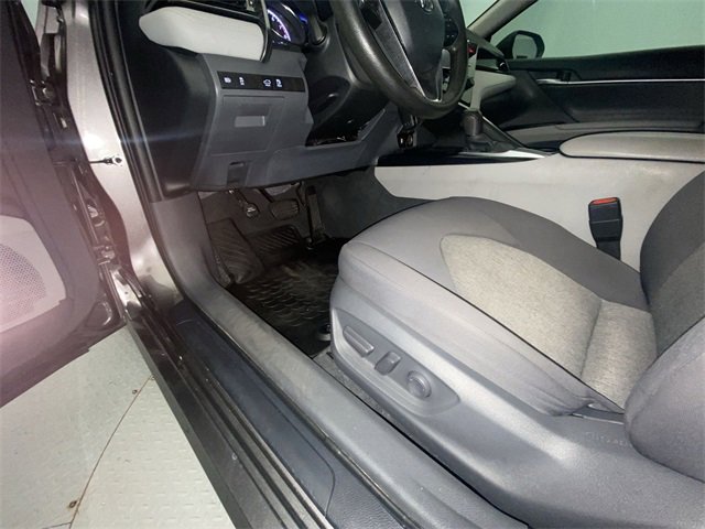 Used 2020 Toyota Camry LE image 12
