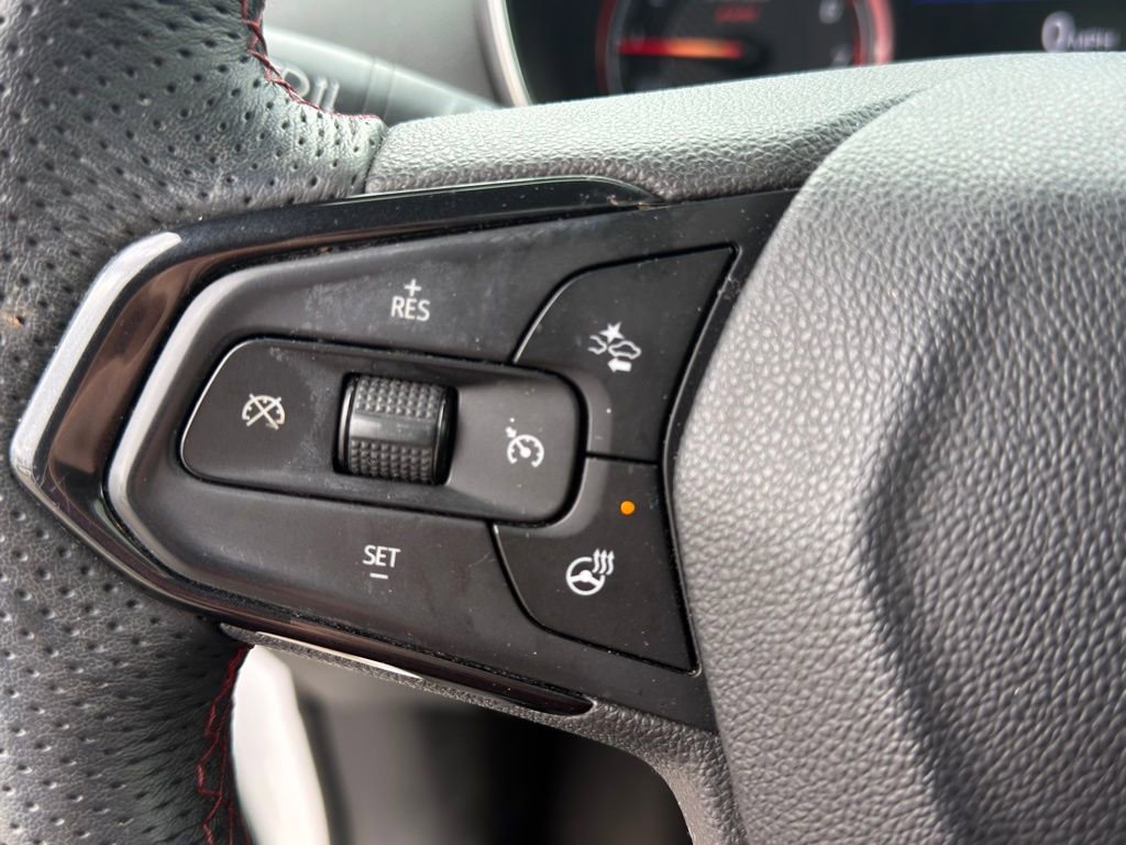 Used 2023 Chevrolet TrailBlazer RS w/ Sun and Liftgate Package image 9