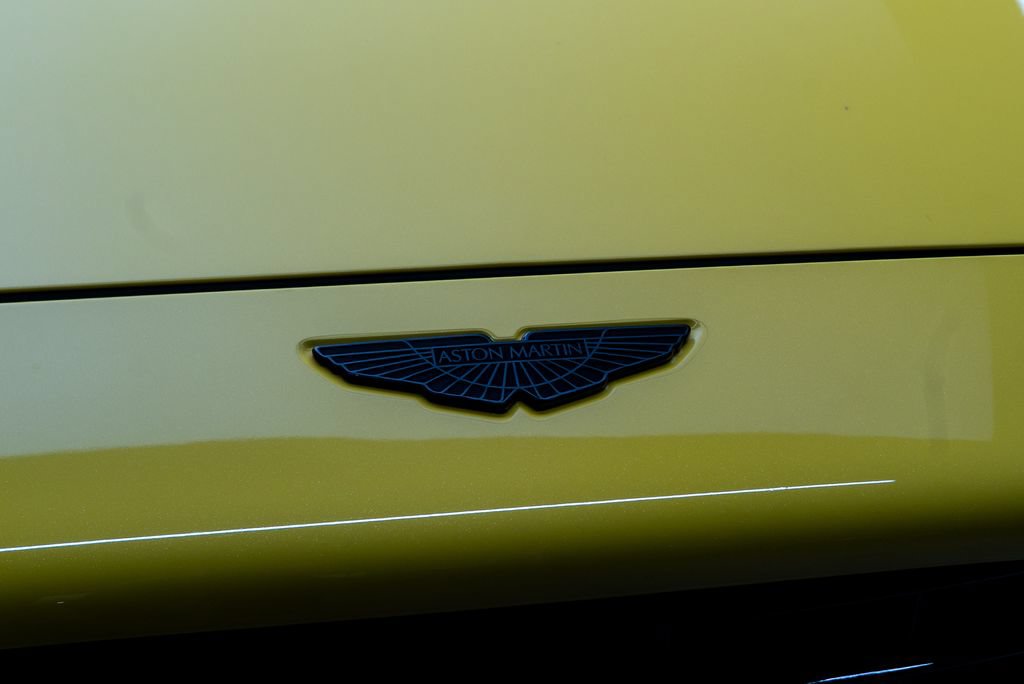 Used 2022 Aston Martin DBX AWD/4WD image 9