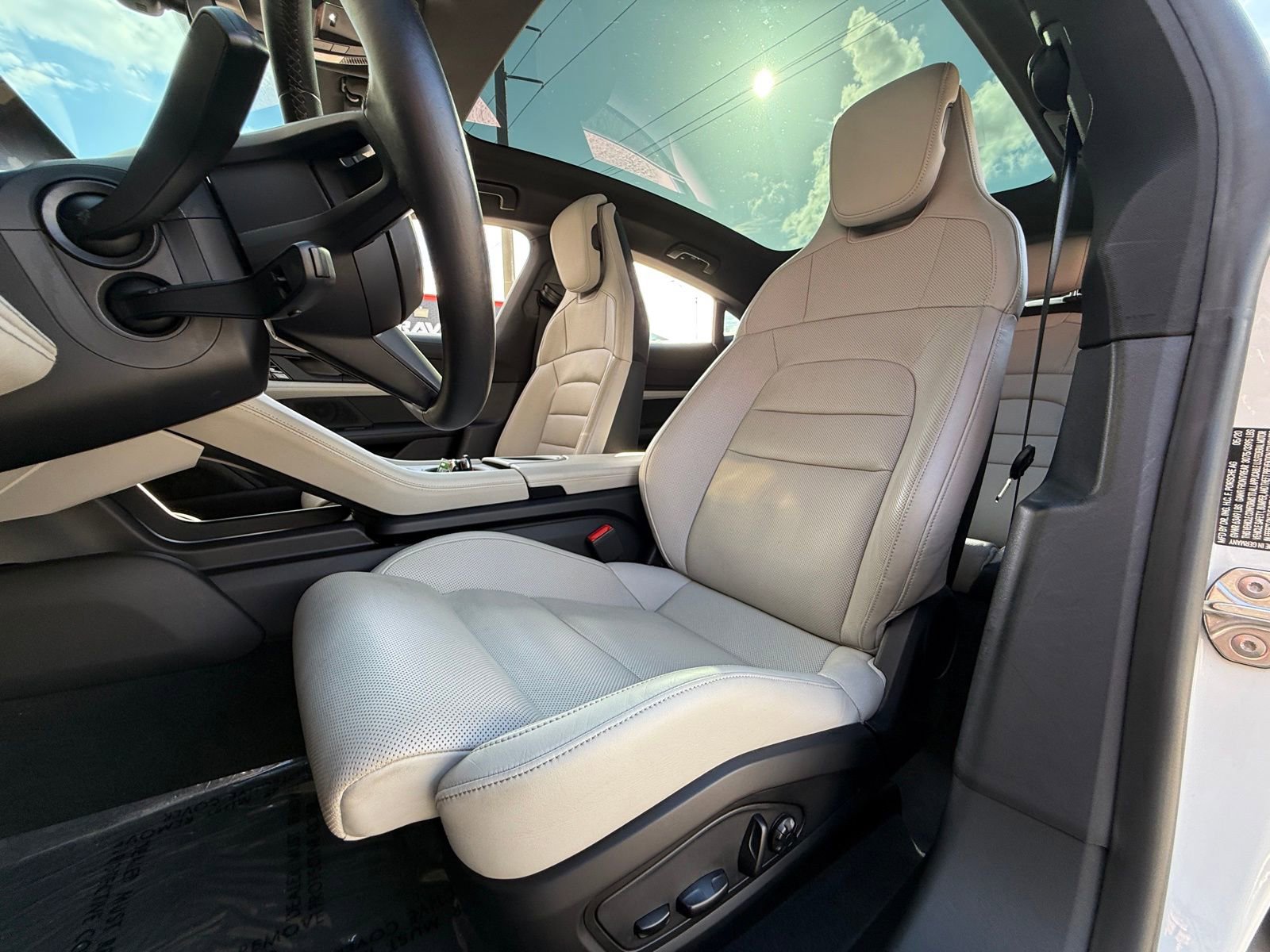 Used 2020 Porsche Taycan 4S w/ Premium Package image 11