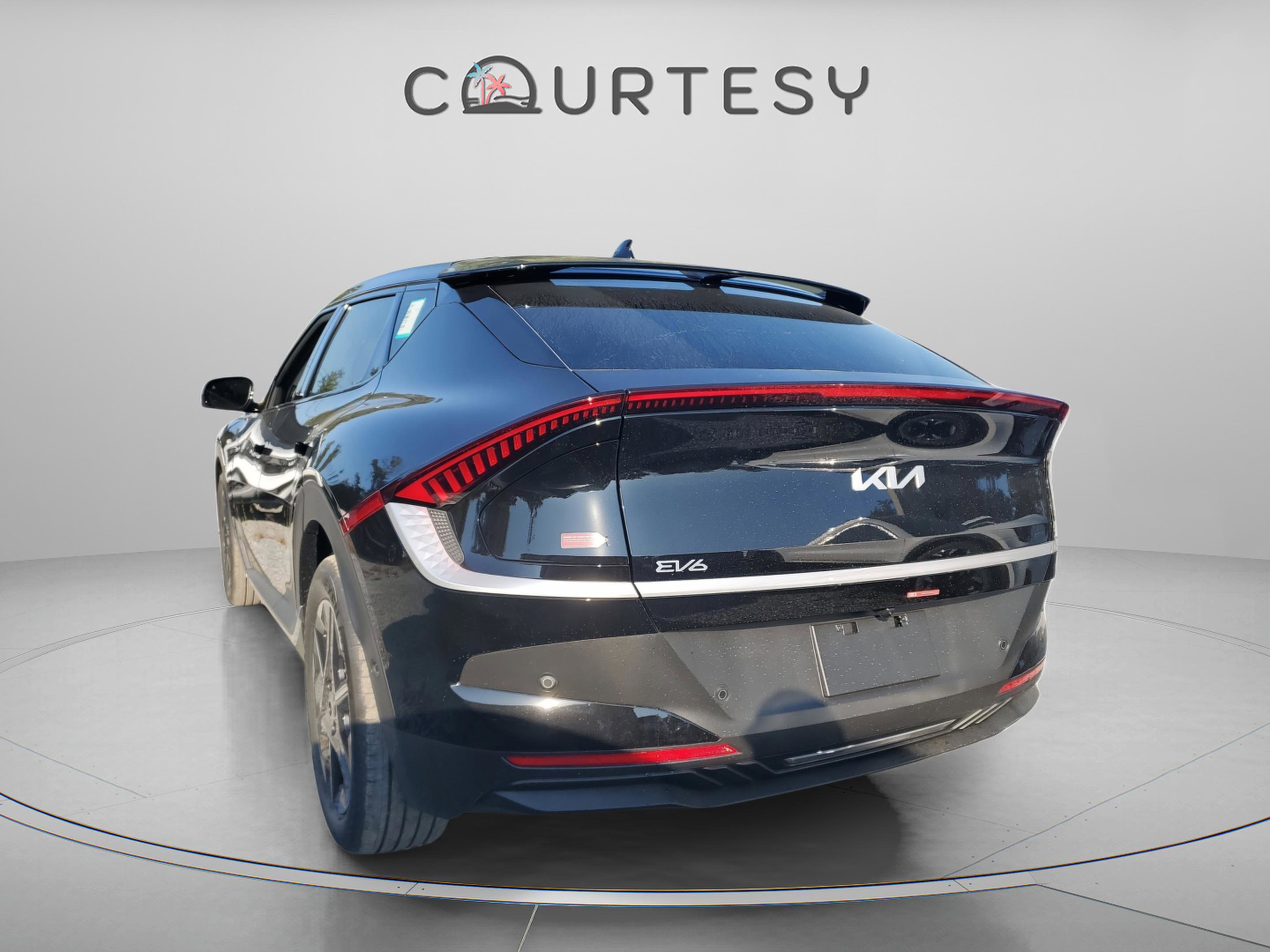 New 2025 Kia EV6 Light w/ Light LR Technology Package image 3