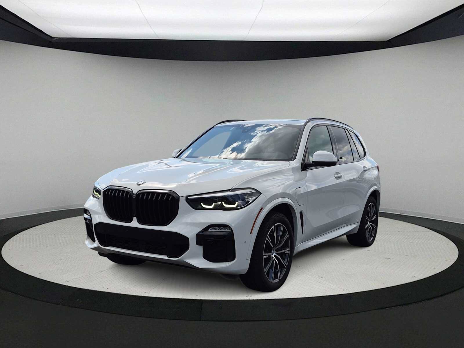 Used 2021 BMW X5 xDrive45e w/ M Sport Package AWD/4WD image 4
