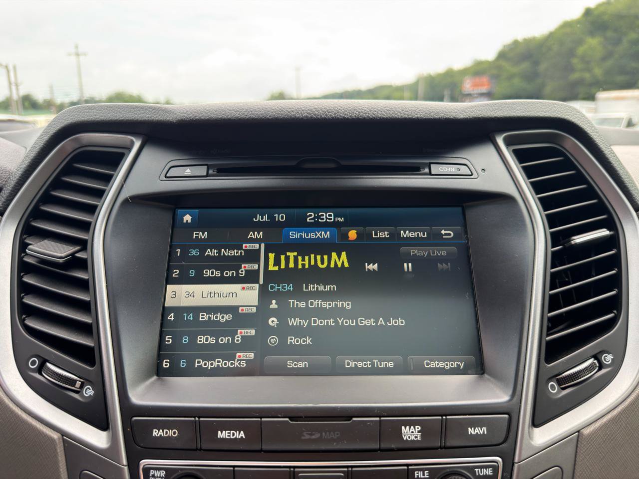 Used 2017 Hyundai Santa Fe Limited FWD image 14