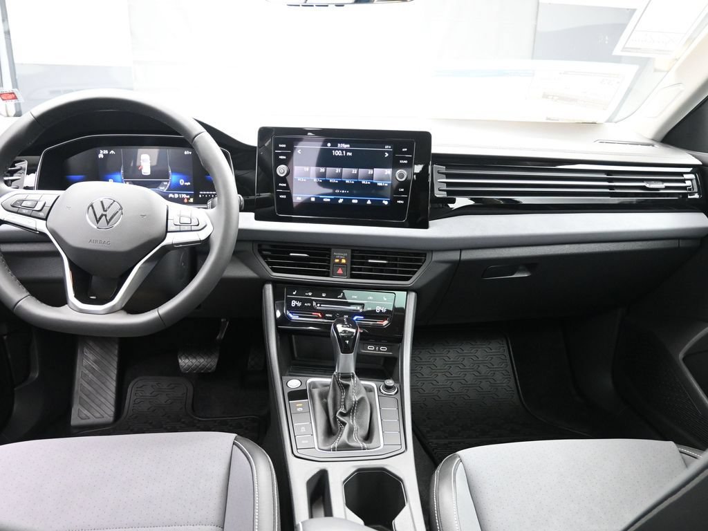 New 2026 Volkswagen Jetta SE FWD image 9