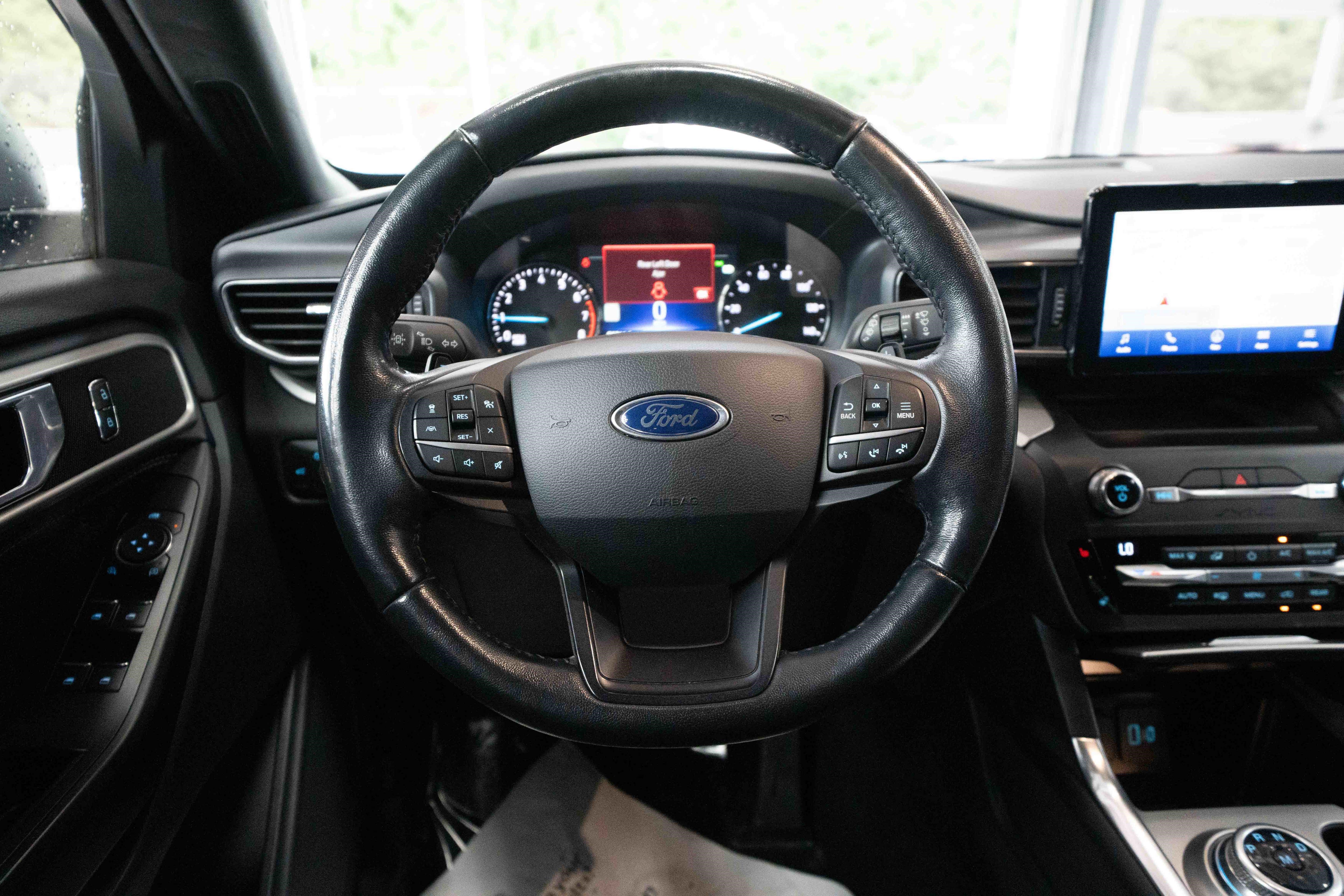 Used 2020 Ford Explorer XLT w/ Equipment Group 202A AWD/4WD image 21