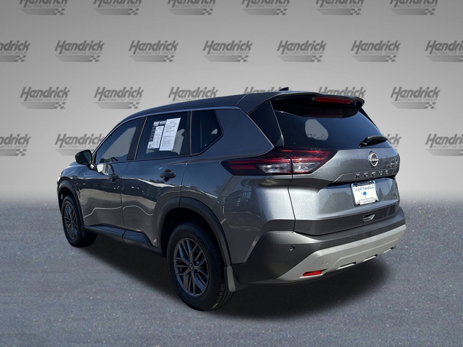 Used 2023 Nissan Rogue S image 8