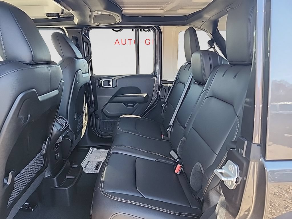 New 2026 Jeep Wrangler Unlimited Sahara AWD/4WD image 20