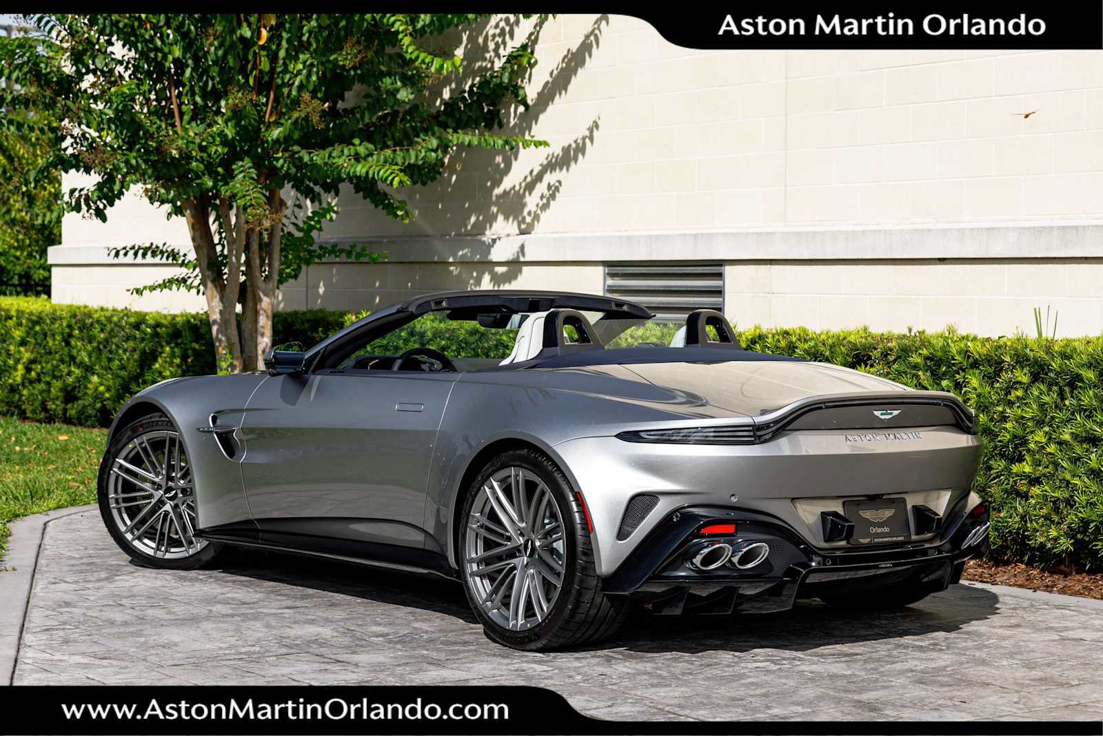 Used 2026 Aston Martin V8 Vantage Coupe RWD image 2