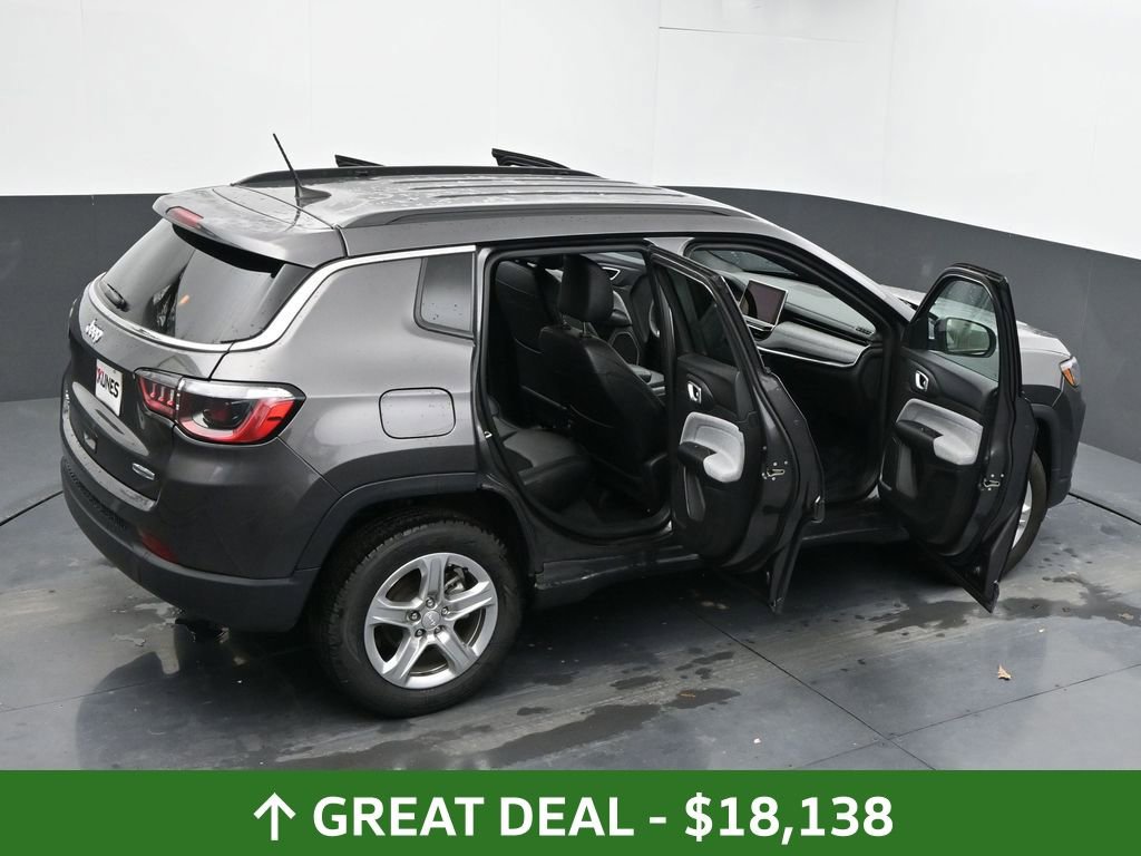 Used 2024 Jeep Compass Latitude image 77