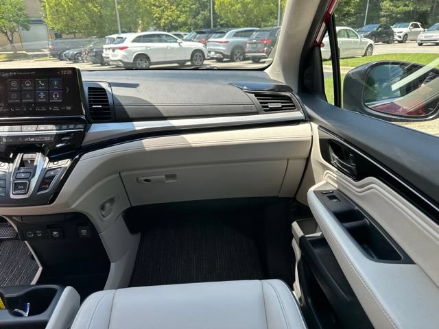 Used 2025 Honda Odyssey Touring image 17