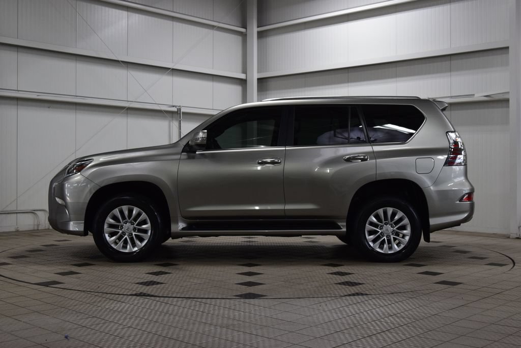 Used 2022 Lexus GX 460 Premium w/ Premium Package AWD/4WD image 4