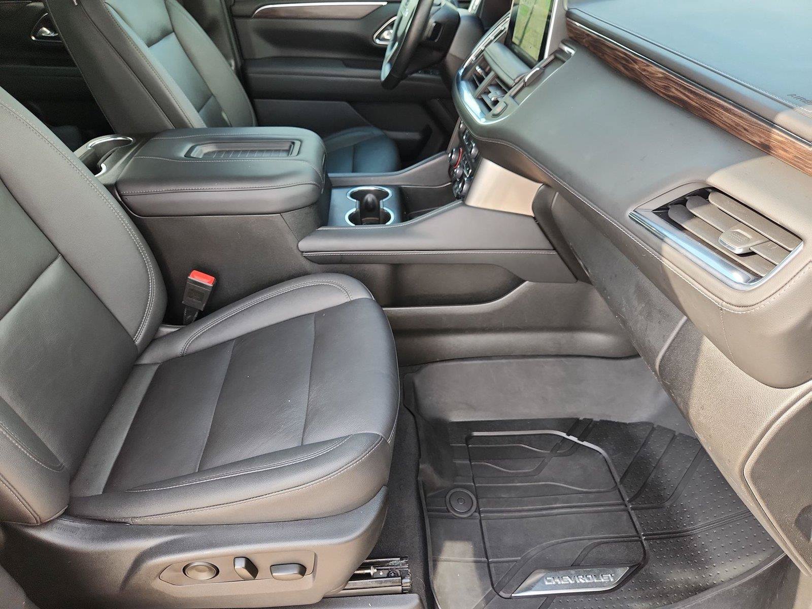 Used 2023 Chevrolet Suburban Z71 w/ Luxury Package AWD/4WD image 29