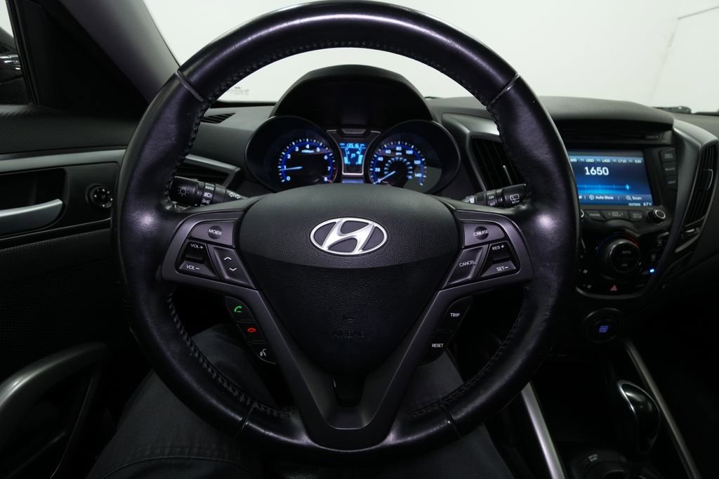 Used 2015 Hyundai Veloster Turbo w/ Option Group 04 FWD image 35