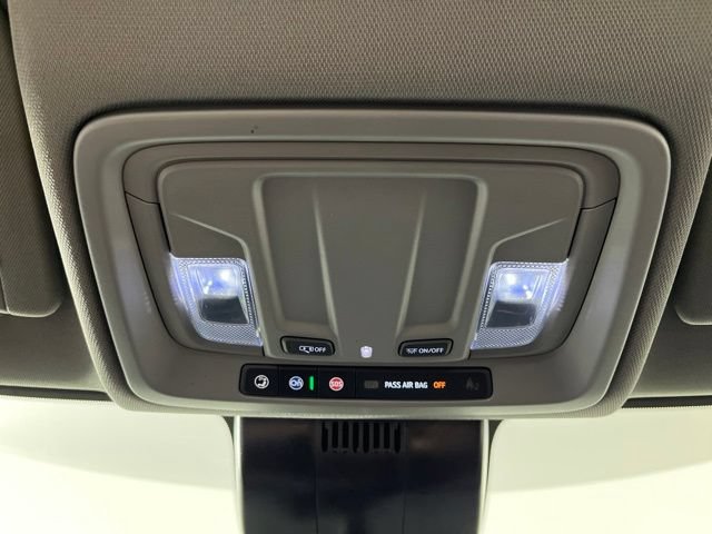 Used 2025 Chevrolet Silverado 1500 LT RWD image 36