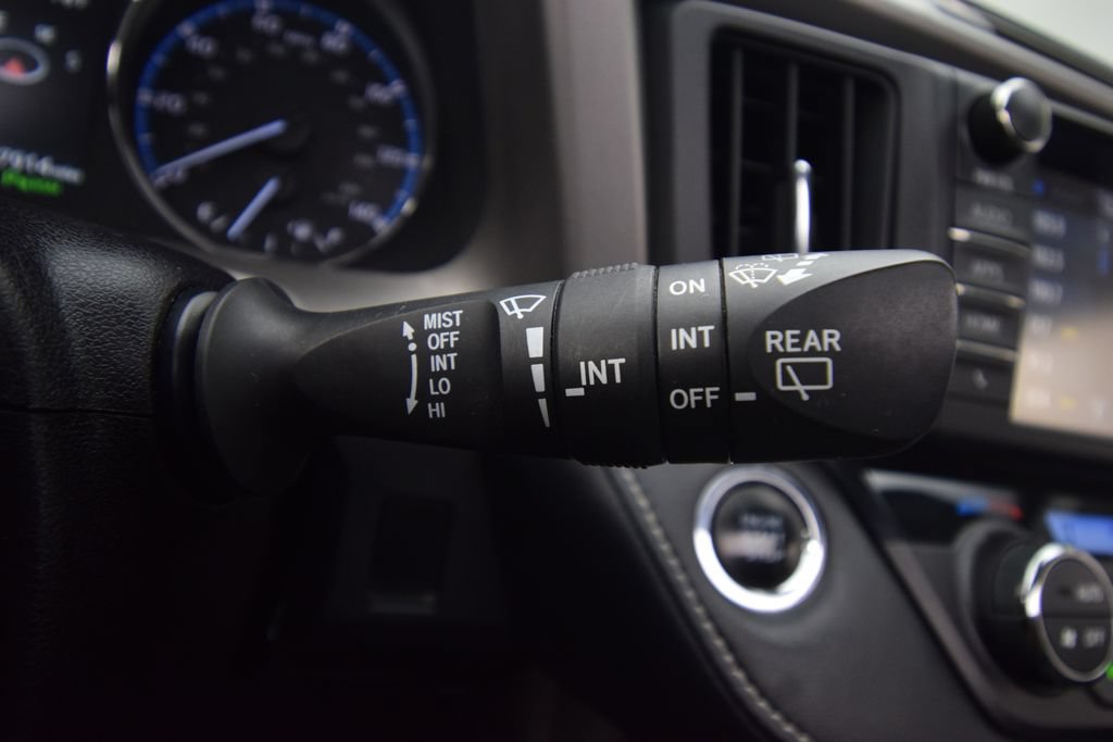 Used 2016 Toyota RAV4 Limited AWD/4WD image 40