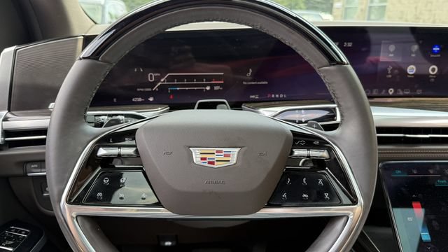 Used 2025 Cadillac Escalade Premium Luxury w/ LPO, Floor Liner Package AWD/4WD image 31
