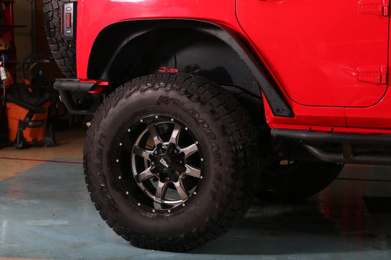 Used 2015 Jeep Wrangler Unlimited Sahara AWD/4WD image 12