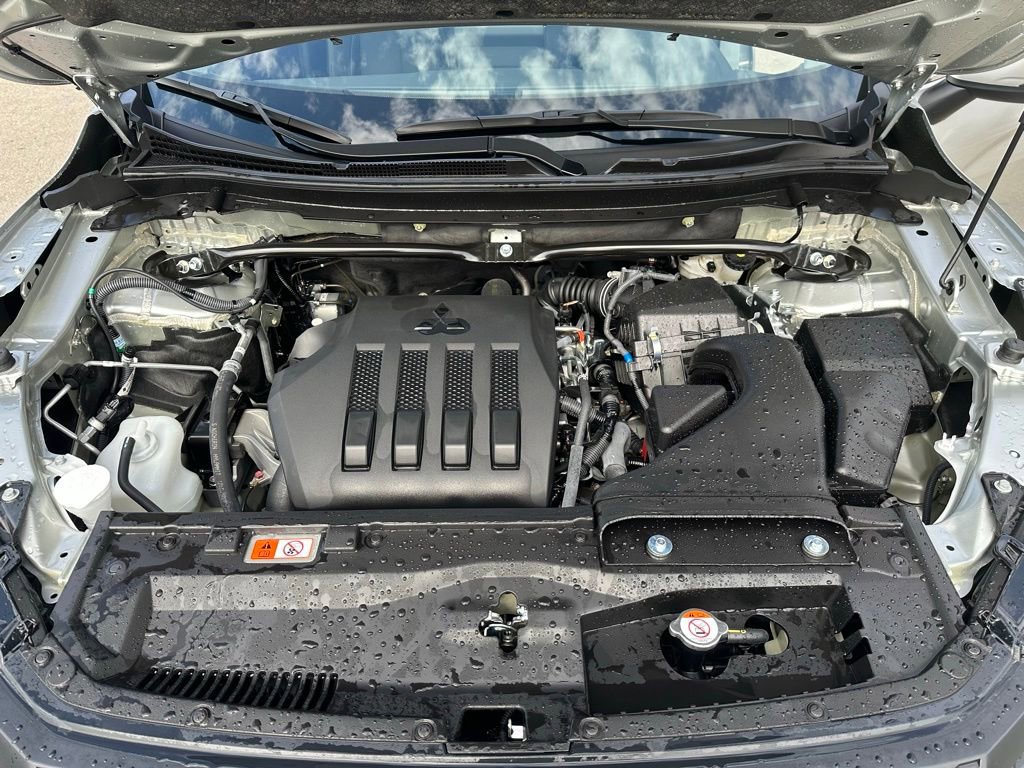 Used 2025 Mitsubishi Eclipse Cross SE image 9