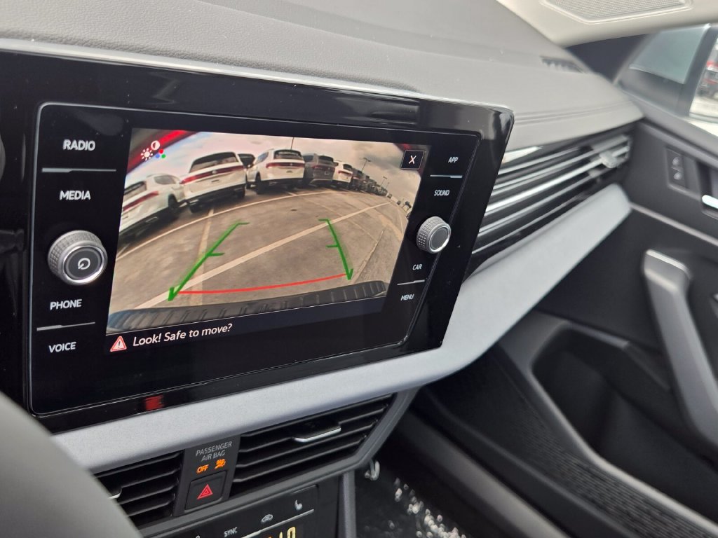New 2027 Volkswagen Jetta SE FWD image 10