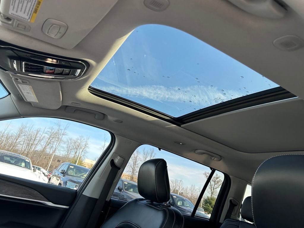 Used 2023 Jeep Grand Cherokee L Limited w/ Luxury Tech Group II image 24