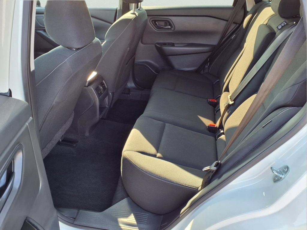 Used 2024 Nissan Rogue S FWD image 23