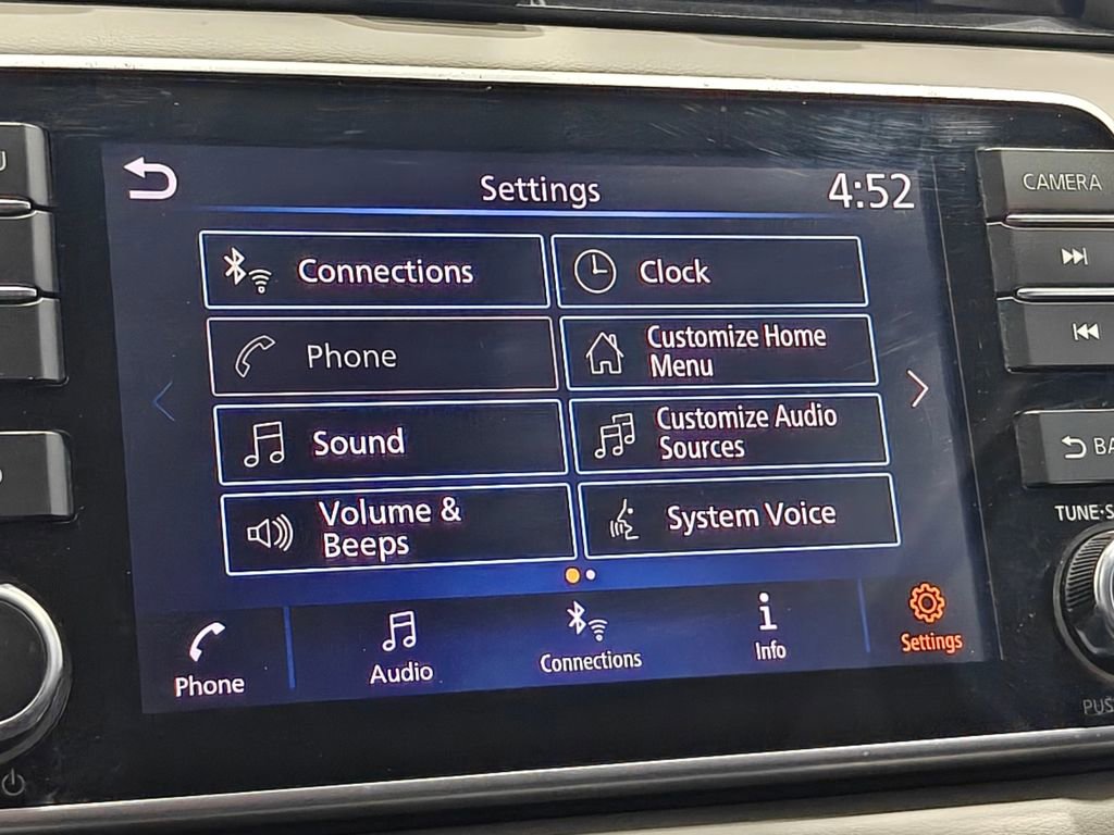 Used 2020 Nissan Versa SV image 29