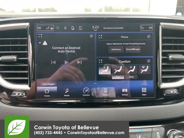 Used 2024 Chrysler Pacifica Touring-L image 18