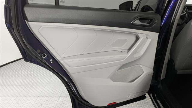 Used 2023 Volkswagen Tiguan SE image 12