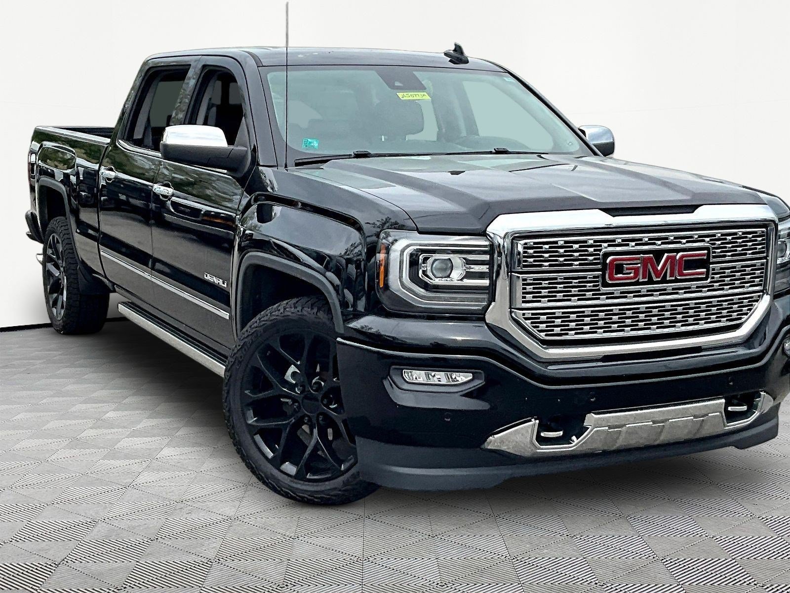 Used 2018 GMC Sierra 1500 Denali w/ Denali Ultimate Package AWD/4WD image 3