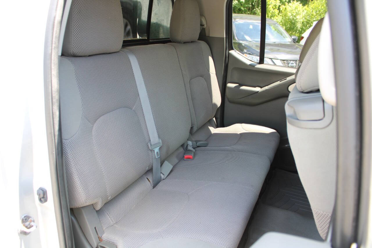 Used 2014 Nissan Frontier SV w/ SV Value Truck Package AWD/4WD image 29