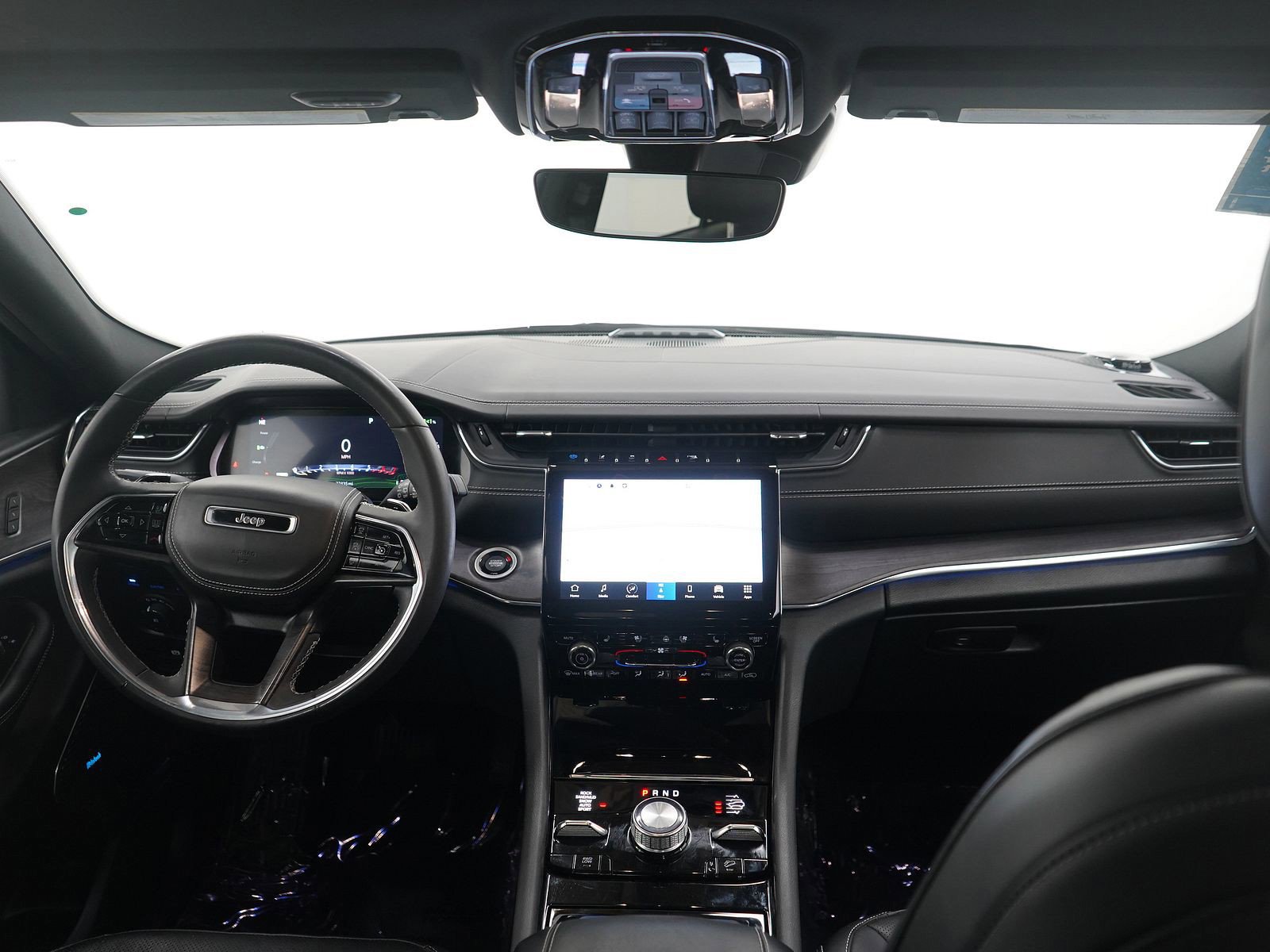 Used 2023 Jeep Grand Cherokee Overland image 13