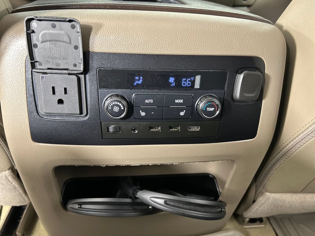 Used 2018 Chevrolet Tahoe Premier AWD/4WD image 17