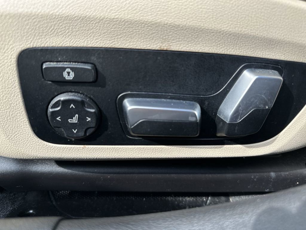 Used 2020 BMW 330i xDrive Sedan w/ Convenience Package AWD/4WD image 37